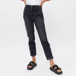 bdg mom high rise jean